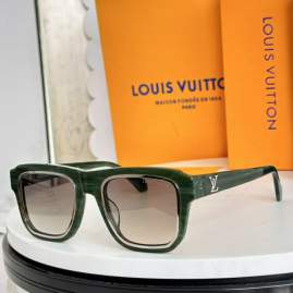 Picture of Louis Vuitton Sunglasses _SKUfw76722112fw